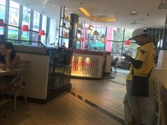 -必胜客(武汉欢乐谷店)