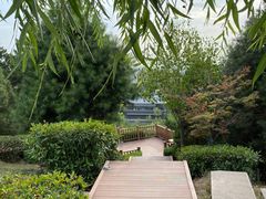 -鹦鹉寺公园