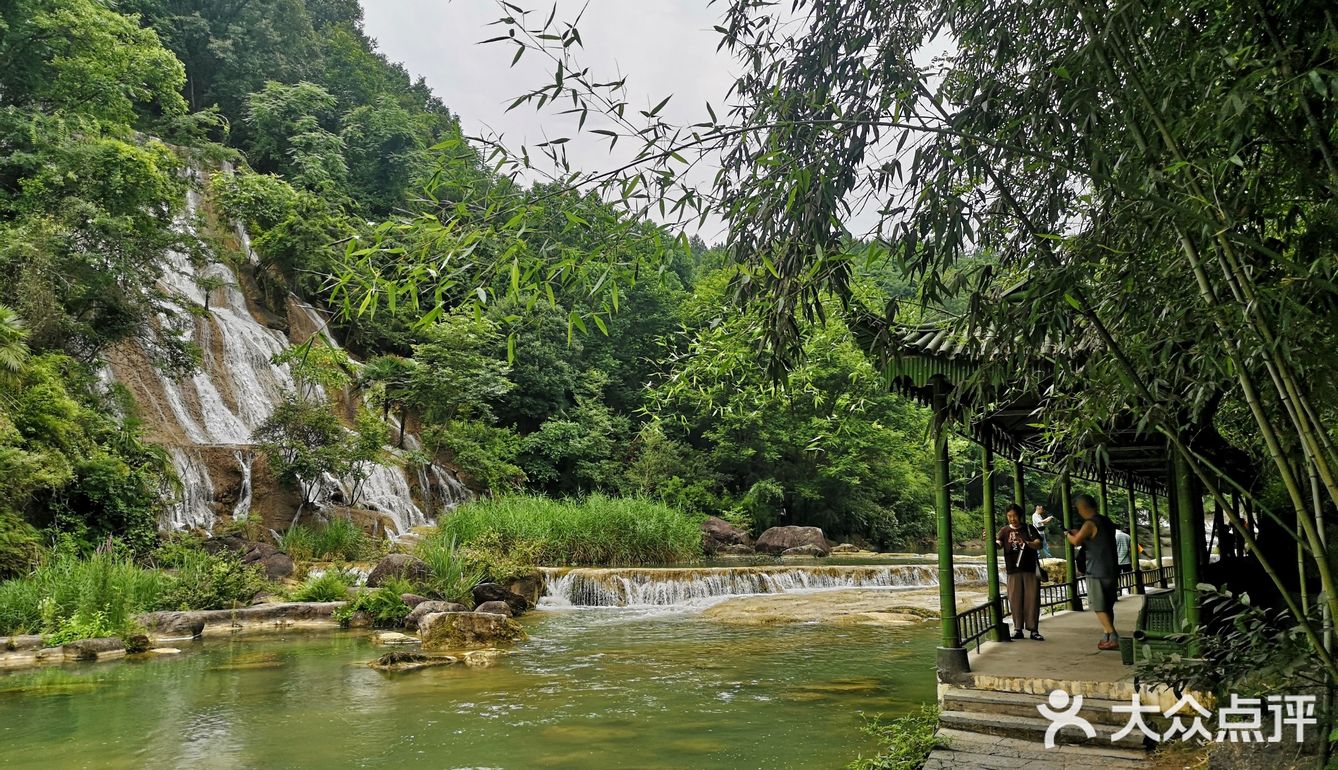 这不是漂流,这是水枪大战