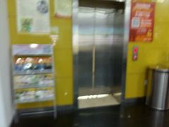-和平影视娱乐城