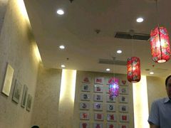 -秦香陕西食府(华贸天地店)
