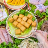 杭州富阳居民楼下的市井重庆火锅店太好次了！性