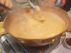 -鲜入围煮花胶鸡海鲜火锅