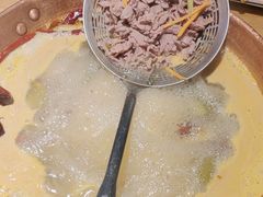 -洱火云南酸菜牛肉火锅(石景山当代商城店)