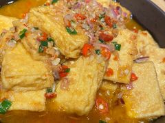 蒜香火腿包浆豆腐-云海肴·汽锅鸡·云南菜(东坝金隅店)