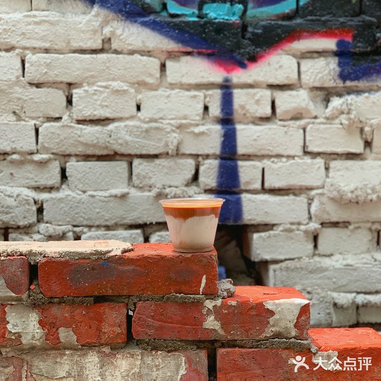 废墟里的超酷机车咖啡店🛺就是开着玩儿