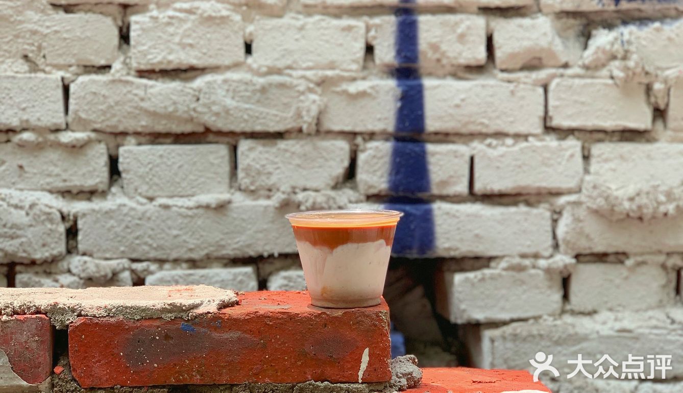 废墟里的超酷机车咖啡店🛺就是开着玩儿