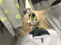 -H&M(天一广场店)