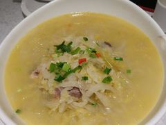 酸菜炖大骨棒-北李妈妈菜·海肠捞饭(高新万达店)