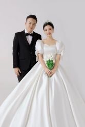 -喜爱高定婚纱摄影