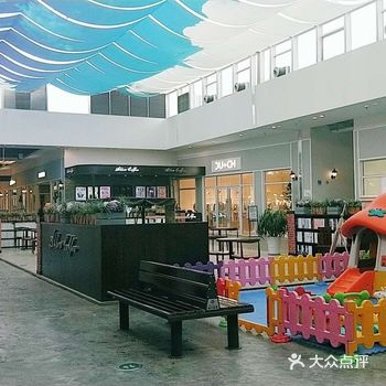一起来逛吃逛吃一下 儿童的小乐园也是很好的溜娃之地