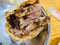 烧饼夹肘子肉-昌顺马记小吃店(昌盛园店)