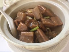 莲藕猪手煲-惠爱餐厅