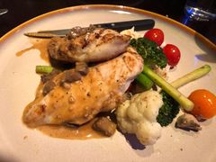 烤鸡胸配肉汁蘑菇酱-bluefrog蓝蛙(皇庭广场店)