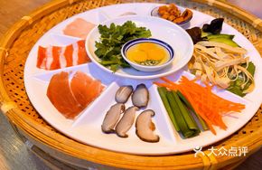 Colorful Original Soup Crossing-the-Bridge Rice Noodles