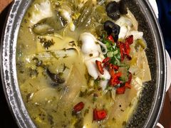 -渝是乎酸菜鱼(龙旗购物中心店)