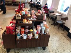 零售区-星巴克臻选(广州沙面店)