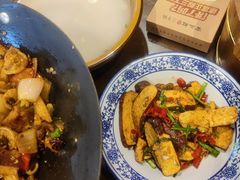 -富正毅三下锅·湘西韵味(天门山索道店)