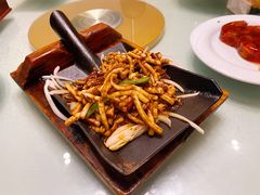 铁板鱿鱼-北平味道.京味菜.烤鸭(梨园店)