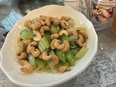 -汗腾格里·风味餐厅(新疆驻京办店)