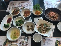 前菜拼盘-本家韩国烤肉(财富大厦店)