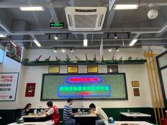 大堂-晓彭肥肠鸡·泡椒鸡火锅(水木天地店)