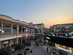 -王府井奥莱临潼小镇(临潼店)
