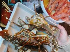 -雍容荟帝王蟹活龙虾展台自助(IFS黑金店)