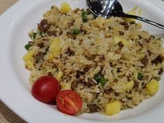 菠萝牛肉炒饭-佰搭果·广式茶餐厅(西华路店)