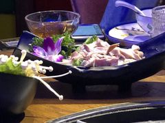 -三人行骨头王火锅(长寿店)