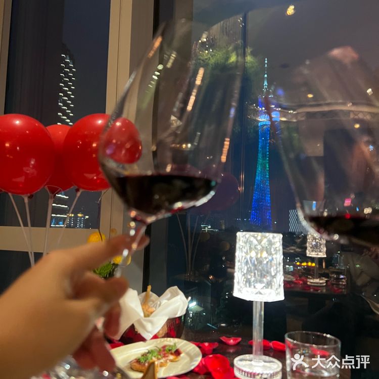 廣州塔下榮獲2025米其林入選指南餐廳