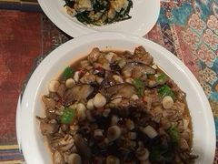 -乡村馕坑肉·烧烤·新疆菜·本地人更爱吃(阿勒泰首店)
