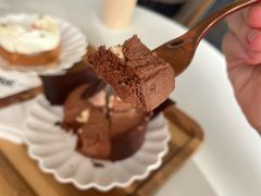 -VERIE BAKEHOUSE