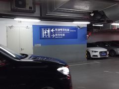 -梅赛德斯奔驰文化中心·停车场