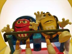 -m豆巧克力世界(上海世茂广场店)