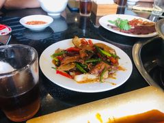 -周老三跷脚牛肉·全牛火锅(非遗传承店)