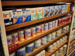 -名创优品(北京新中关购物中心地铁层店)