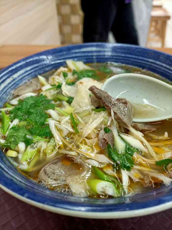 叁罩叁牛汤牛肉罩饼(益元店)-"在联盟路泰华街交口 益元超市的二楼 .