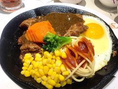 -汤姆家的牛排意面披萨(新城市广场店)
