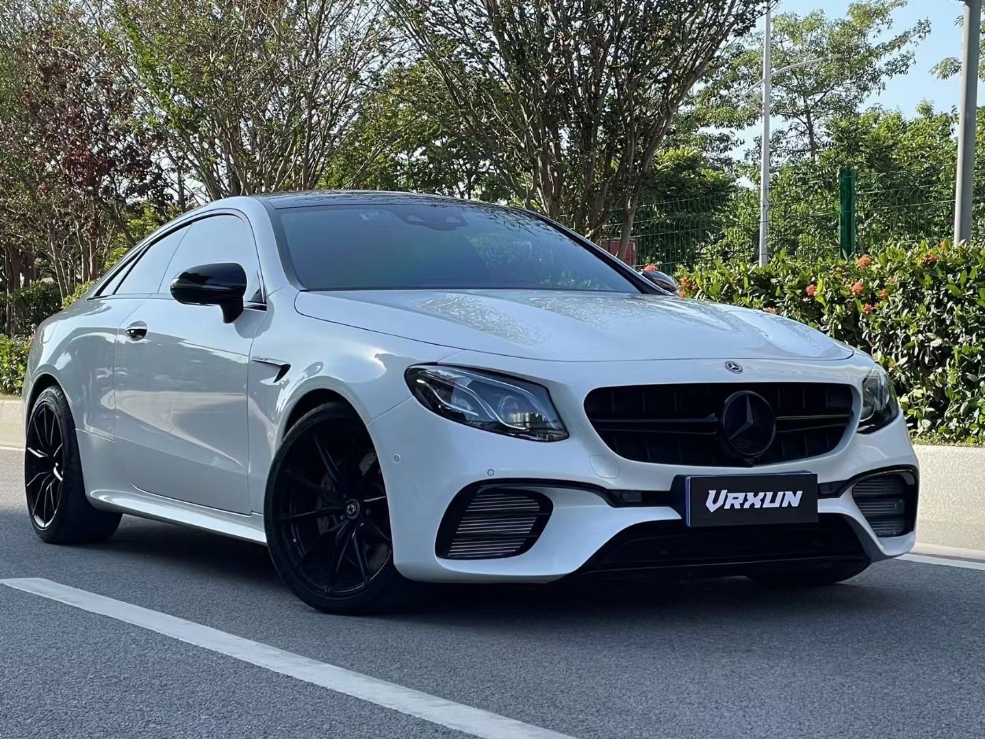 奔驰e coupe双门轿跑升级1:1宽体