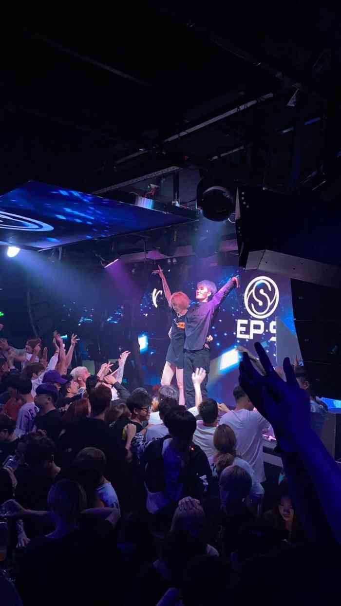 lavaii club酒吧(中环国际大厦店)-"休息的前一天晚上和朋友一起去嗨