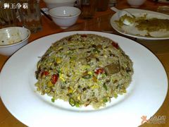 高氏馋嘴骨炒饭-甲21号招待所