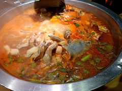 -野山舂·贵州现舂酸汤火锅(鸿通城店)