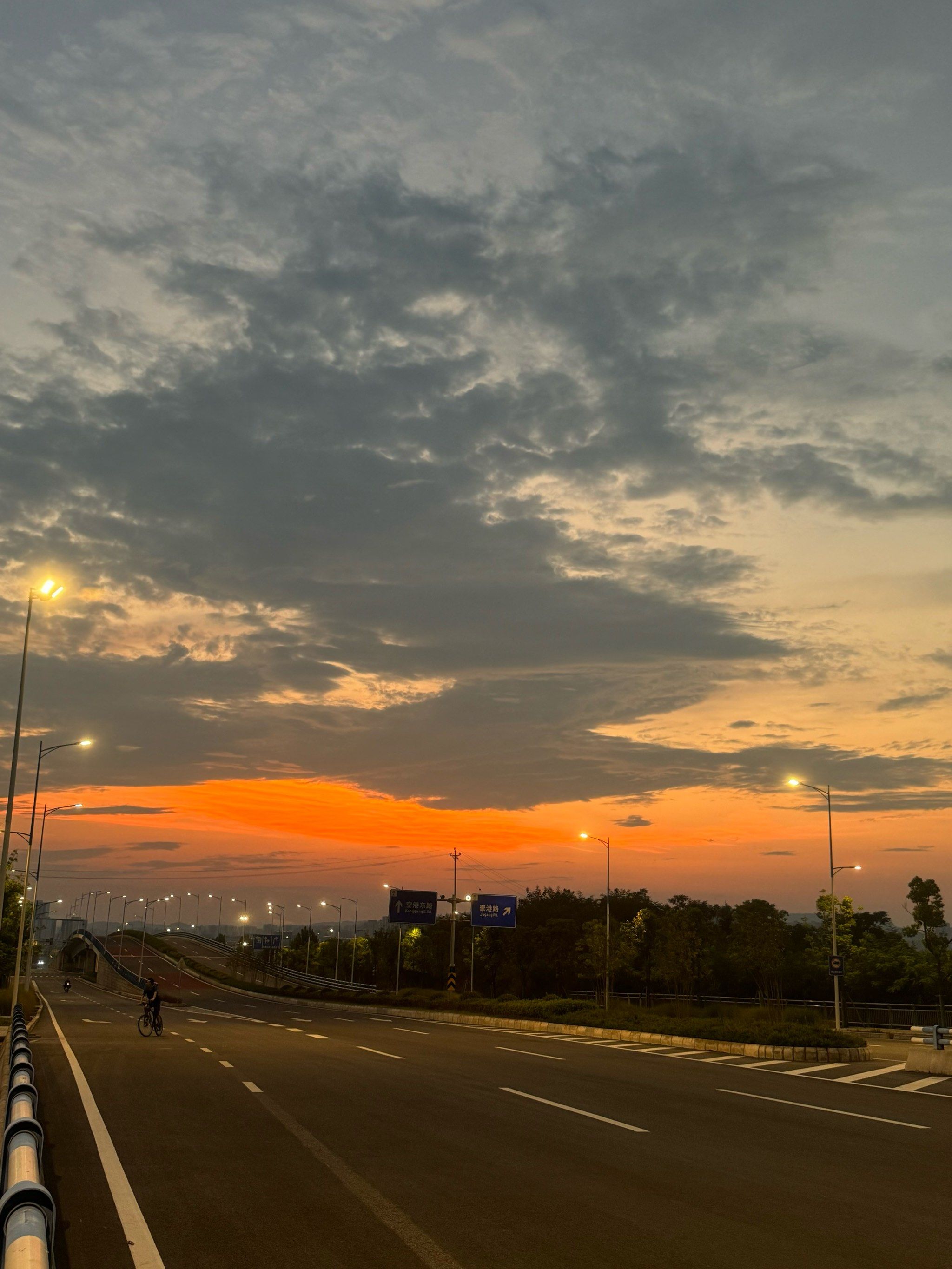 傍晚的天空色彩斑斓