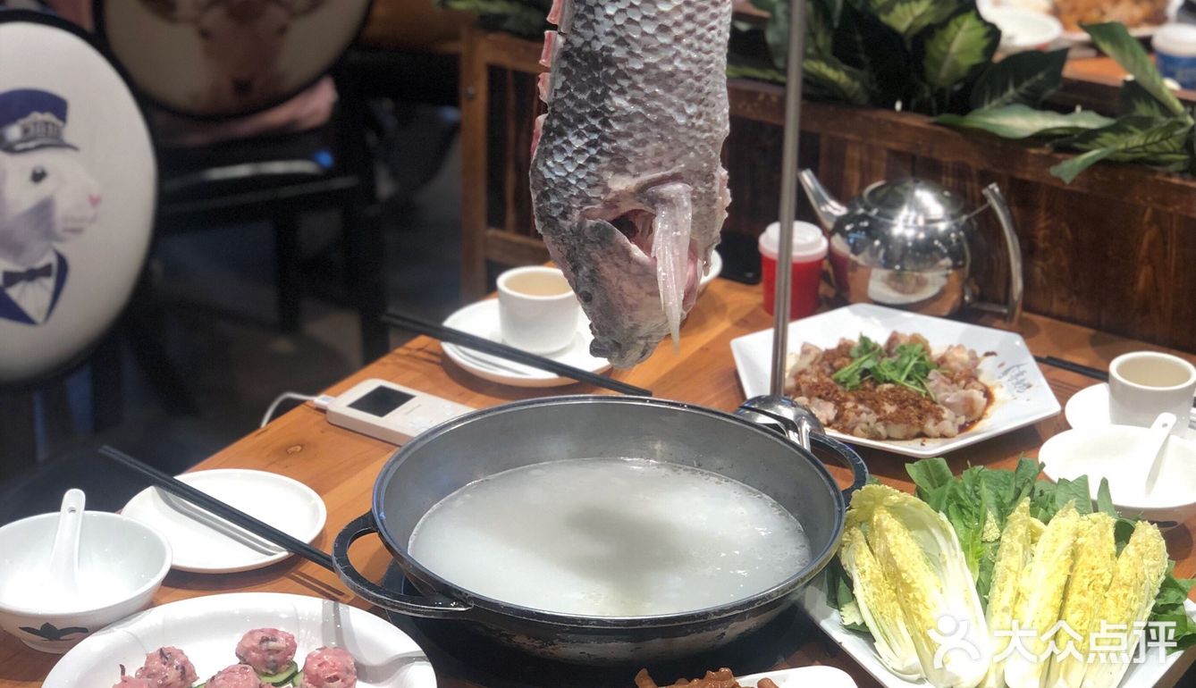 广州塔下的顺德菜🐟/倒吊鱼粥底火锅