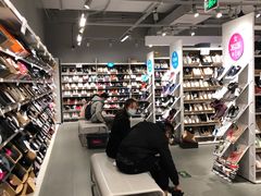 -唯品会(北京国瑞城店)