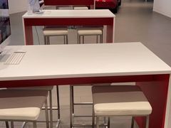 -TESLA 特斯拉(上海太古汇体验店)