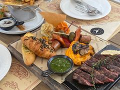-Mark&Mars Restaurant
