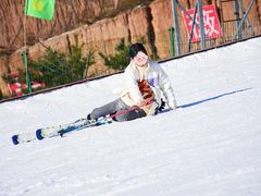 -采薇庄园四季滑雪场