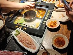 -老牌坊云南鱼豆花火锅(哈西万达店)